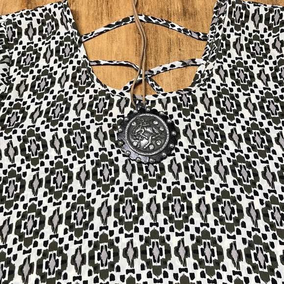 Maurice’s top - Picture 3 of 5